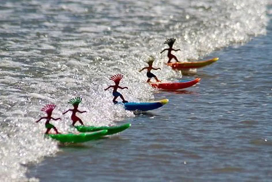 Wave Powered Mini-Surfer and Surfboard Toy M789