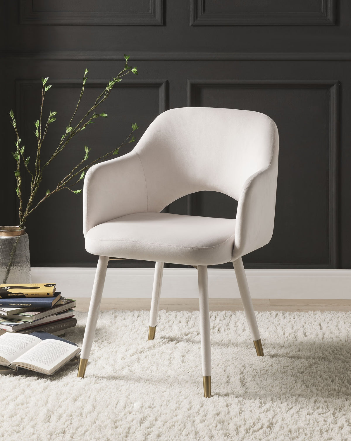 Cream Velvet Accent Chair Q4101