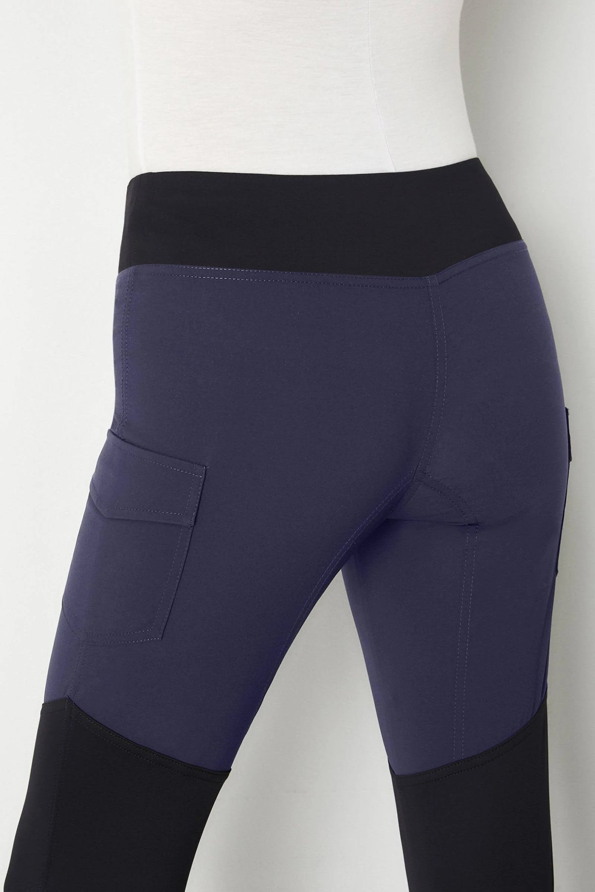 Contrast-Panel Legging Black B356516