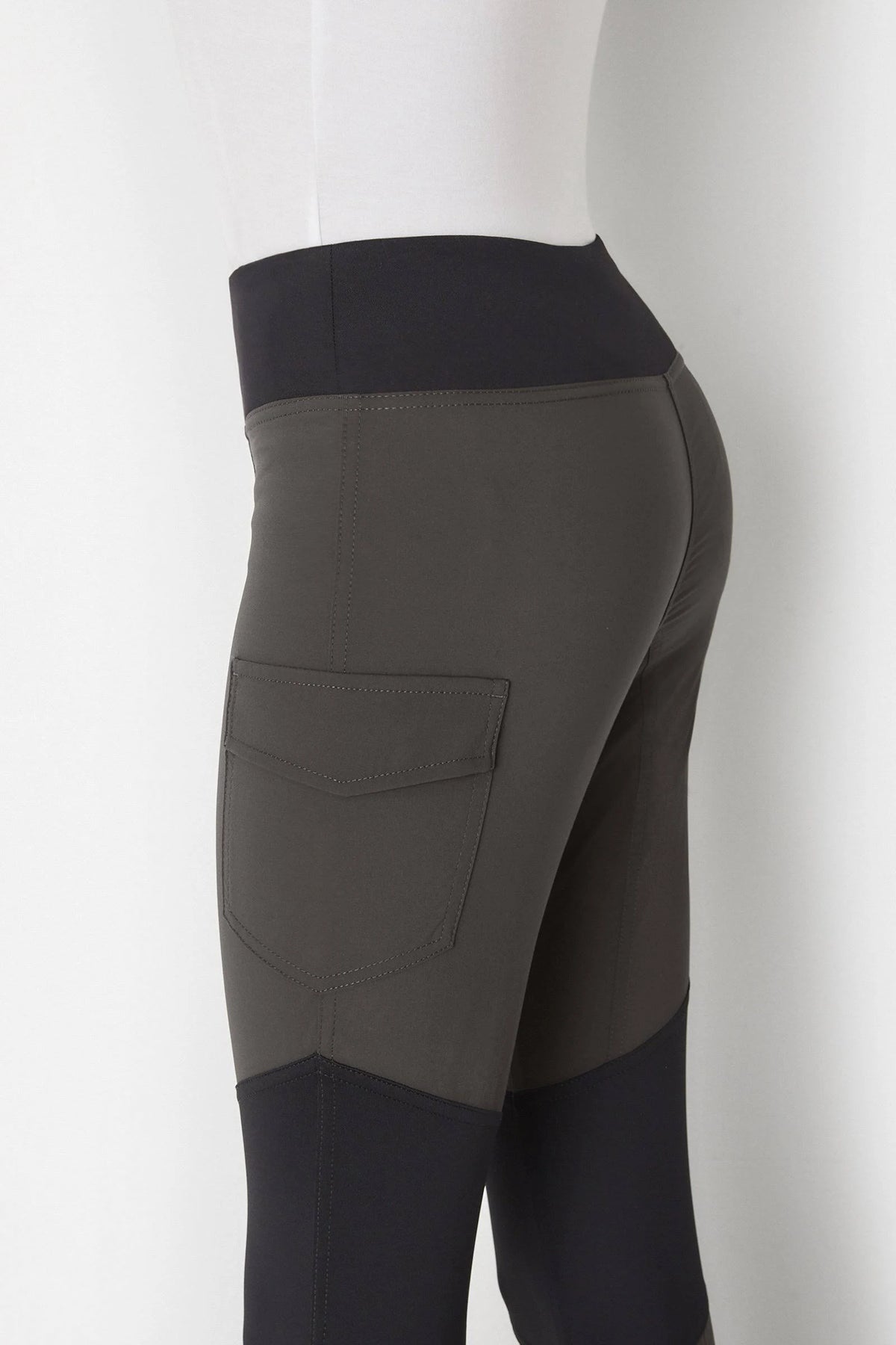 Contrast-Panel Legging Black B356516
