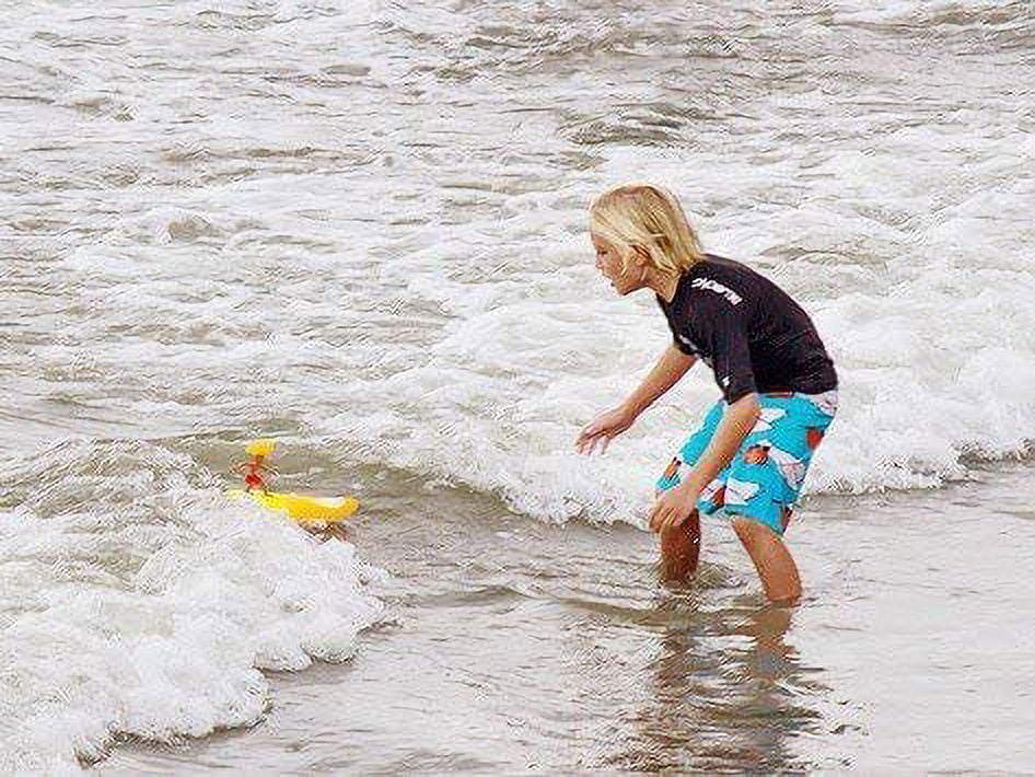 Wave Powered Mini-Surfer and Surfboard Toy M789