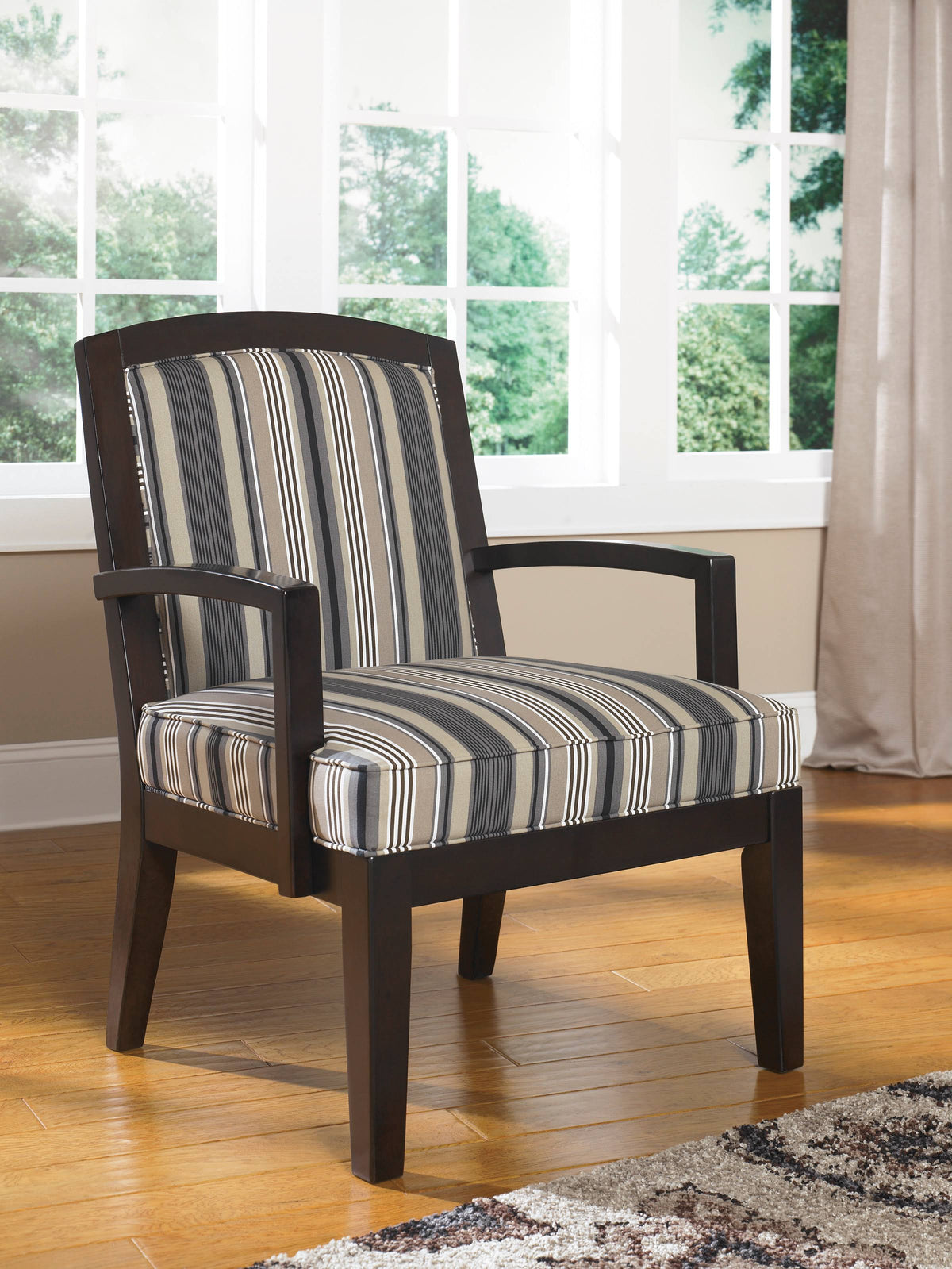 Black Accent Chair U41602
