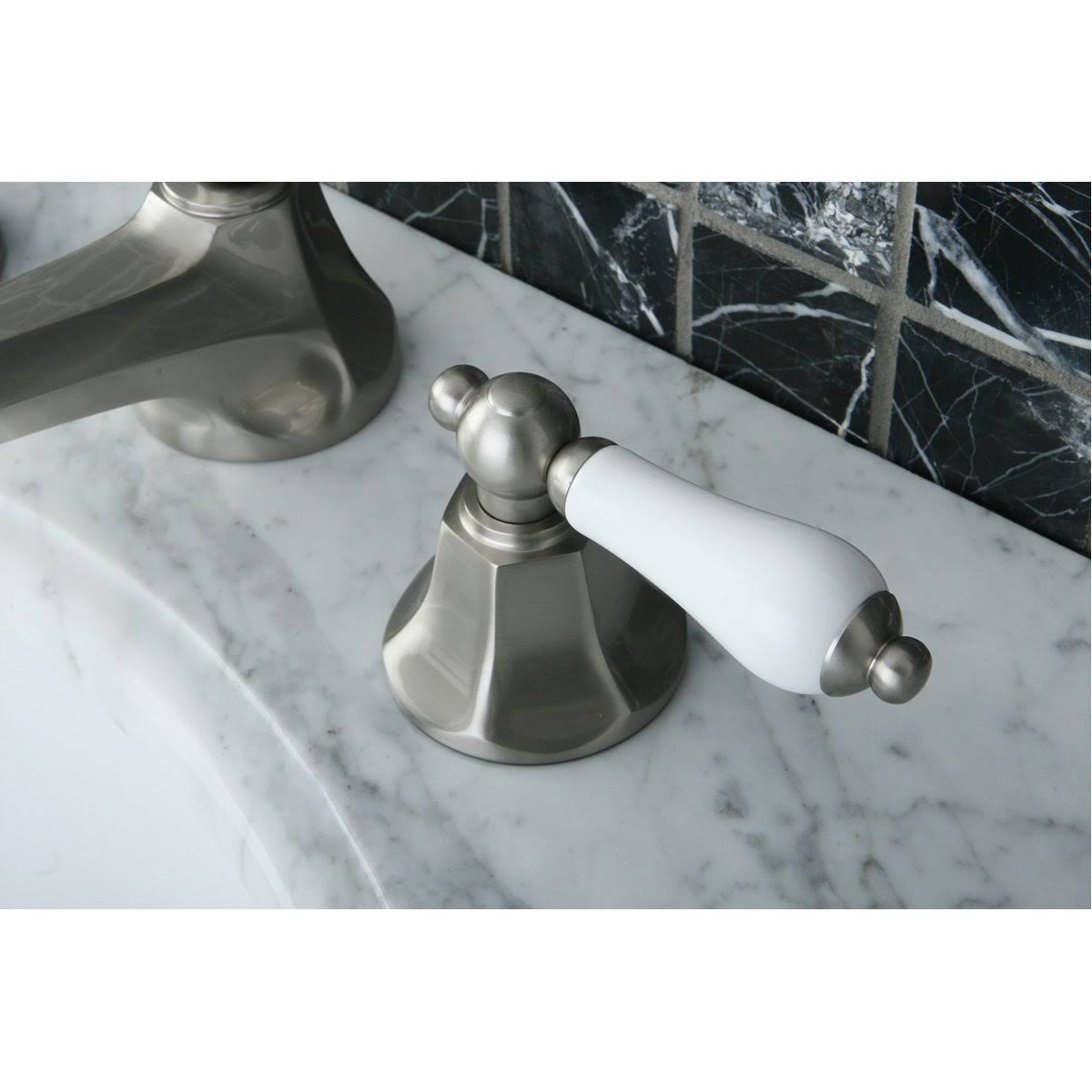 Antique Brass Widespread Bathroom Faucet V3395