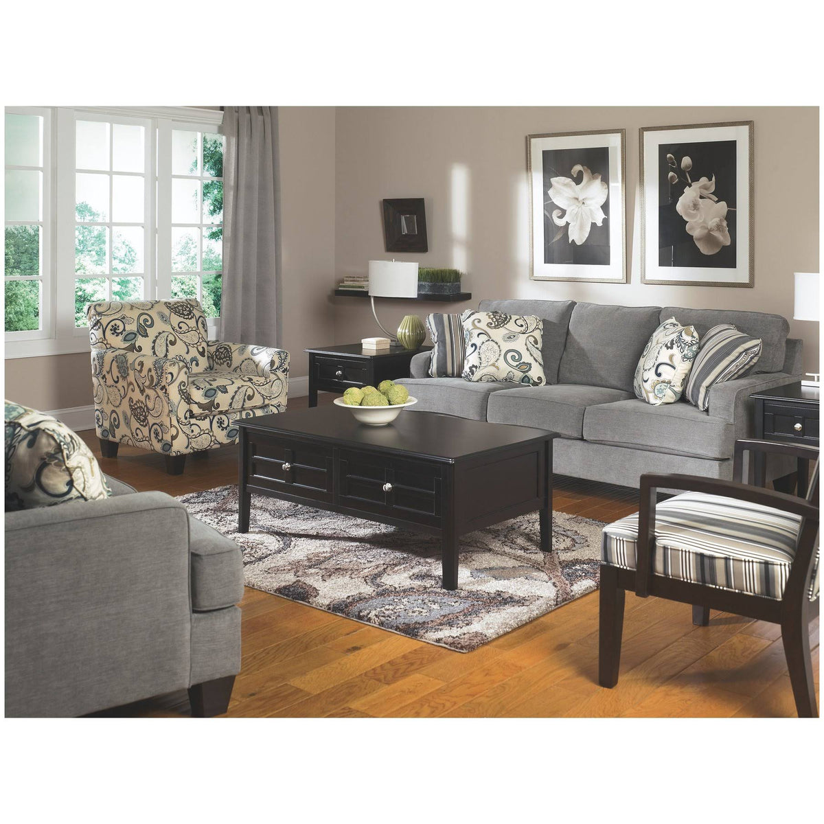 Black Accent Chair U41602