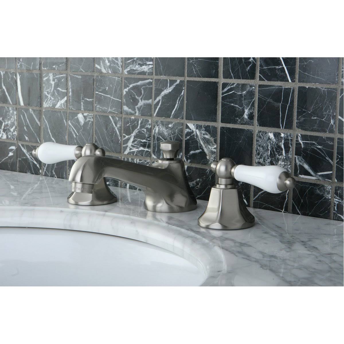Antique Brass Widespread Bathroom Faucet V3395