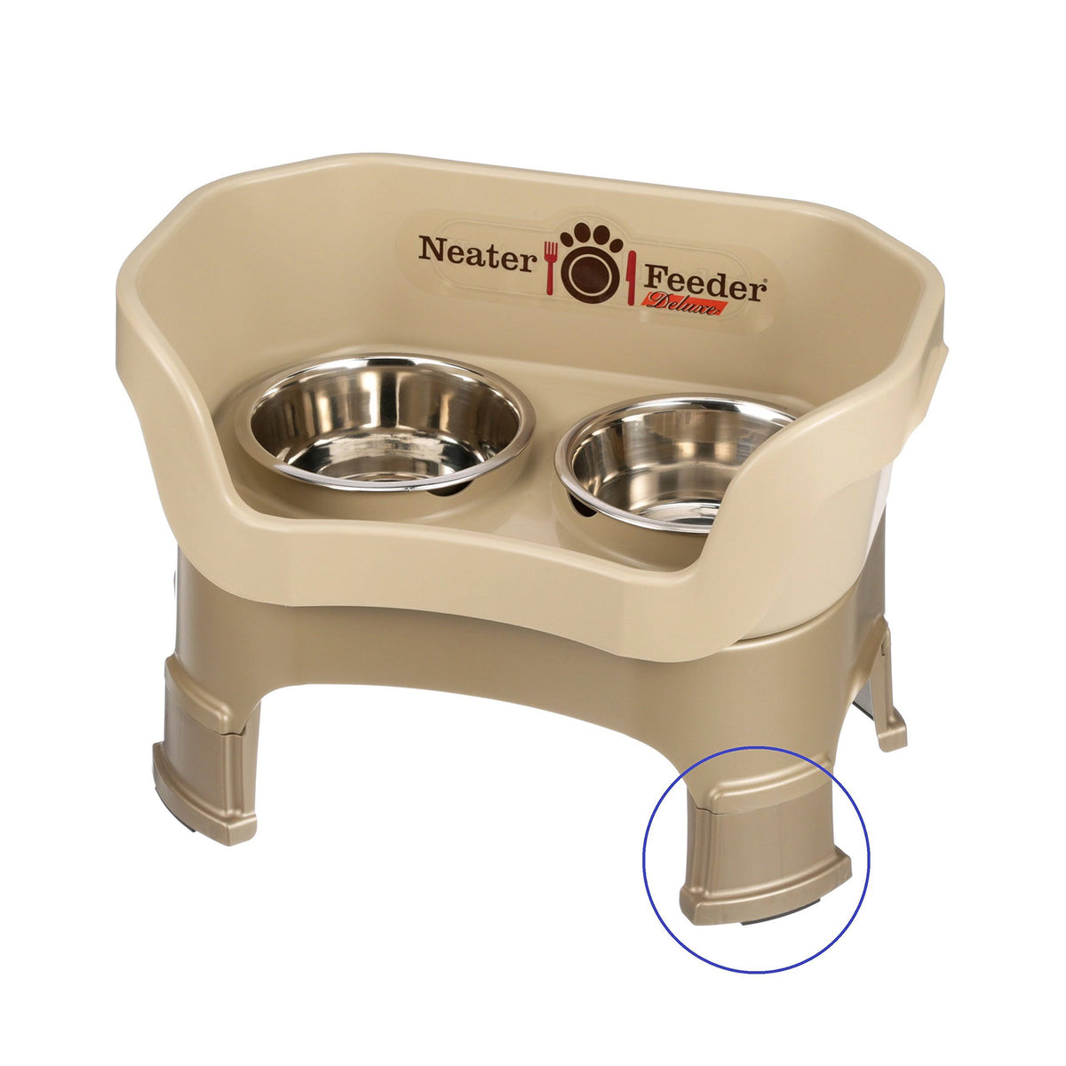Medium Cappuccino Neater Feeder with Leg Extensions M640926