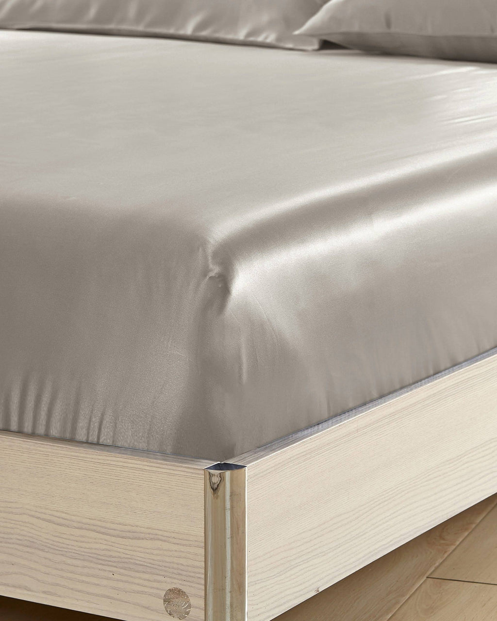 Fitted Sheet Seamless 19 Momme Silvergray 152 x 203 + 40cm G3292
